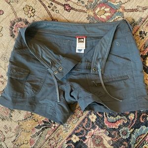 NORTH FACE Womens Gray Cargo Heavy Nylon Hiking Shorts Size 4